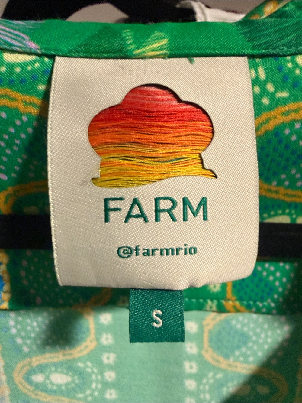 FARM Rio Macaw Scarf Green Shirt Size S - Picture 2 of 5